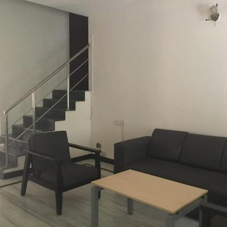 Roshini Serviced Apartments Chennai Exteriör bild