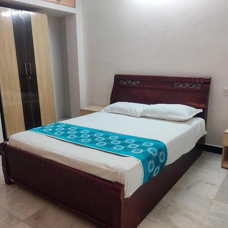 Roshini Serviced Apartments Chennai Exteriör bild