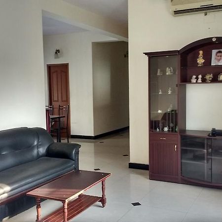 Roshini Serviced Apartments Chennai Exteriör bild