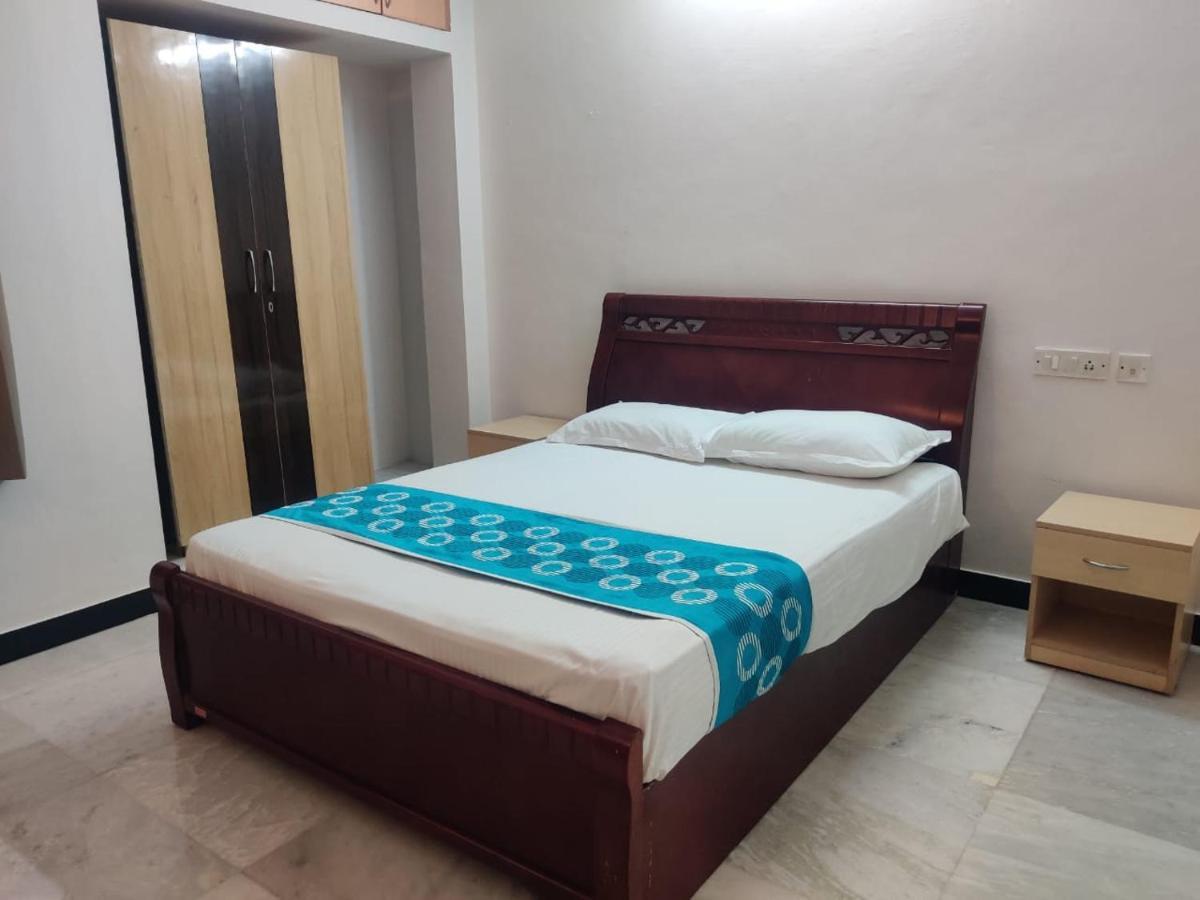 Roshini Serviced Apartments Chennai Exteriör bild