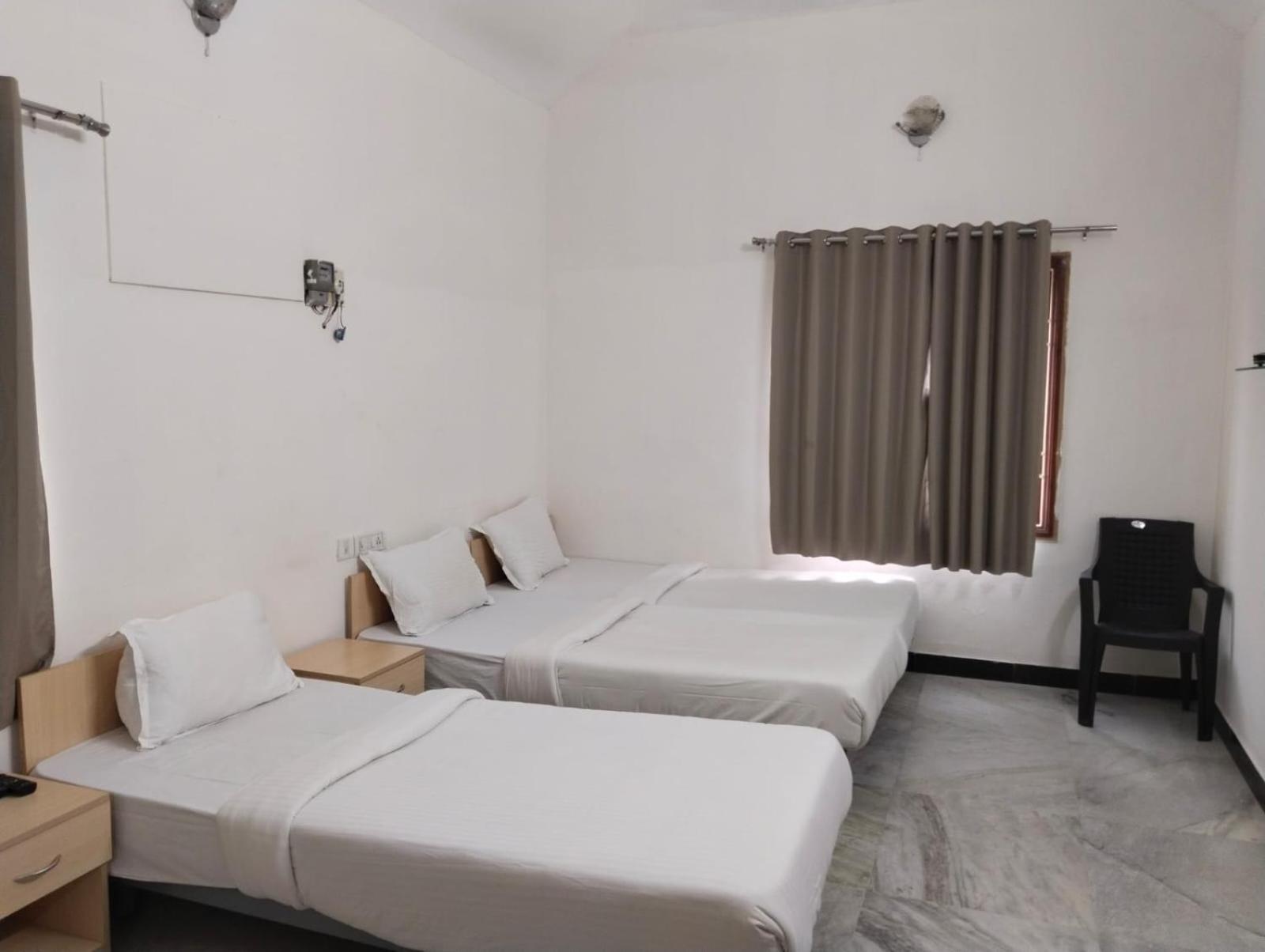 Roshini Serviced Apartments Chennai Exteriör bild