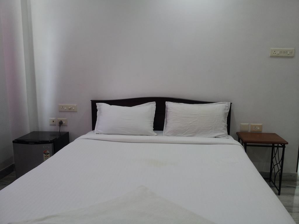 Roshini Serviced Apartments Chennai Exteriör bild