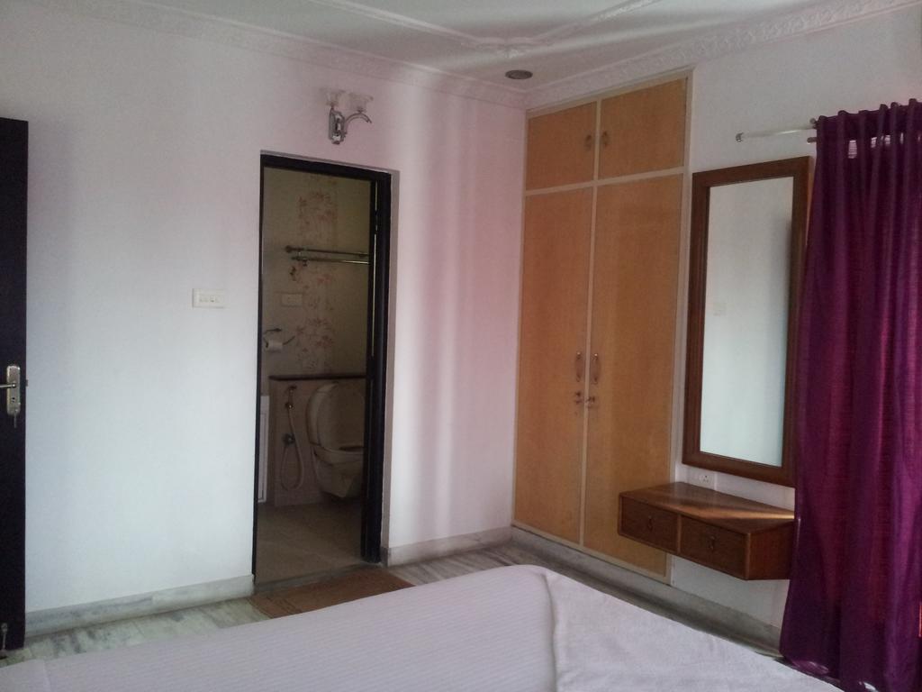 Roshini Serviced Apartments Chennai Exteriör bild