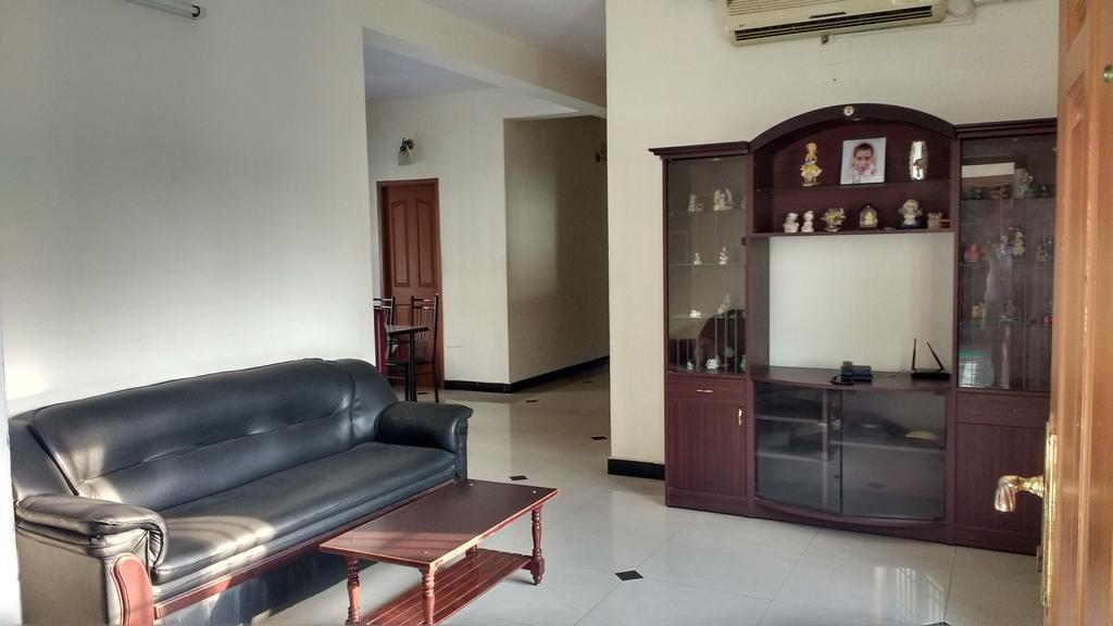 Roshini Serviced Apartments Chennai Exteriör bild